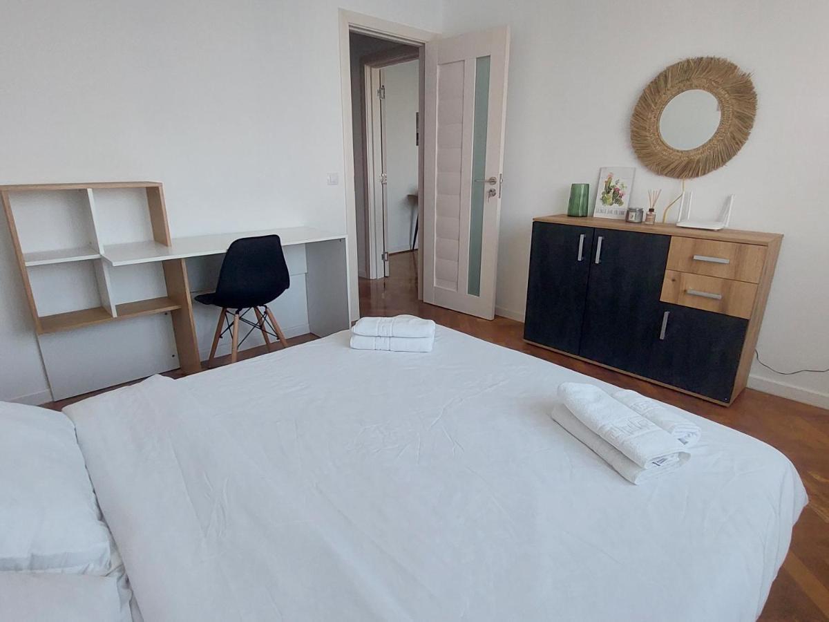 Eli'S Apartments -Ultracentral Near Palas ยาช ภายนอก รูปภาพ