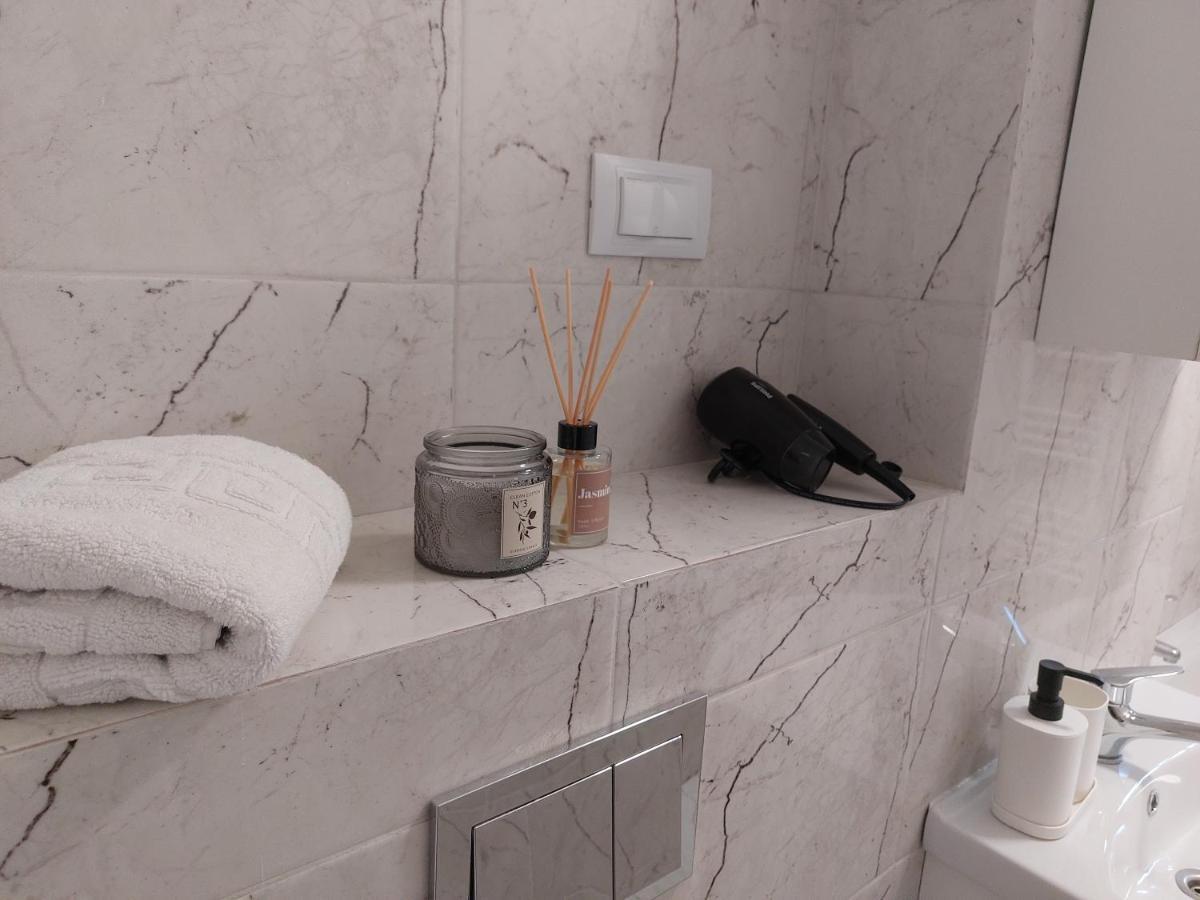 Eli'S Apartments -Ultracentral Near Palas ยาช ภายนอก รูปภาพ