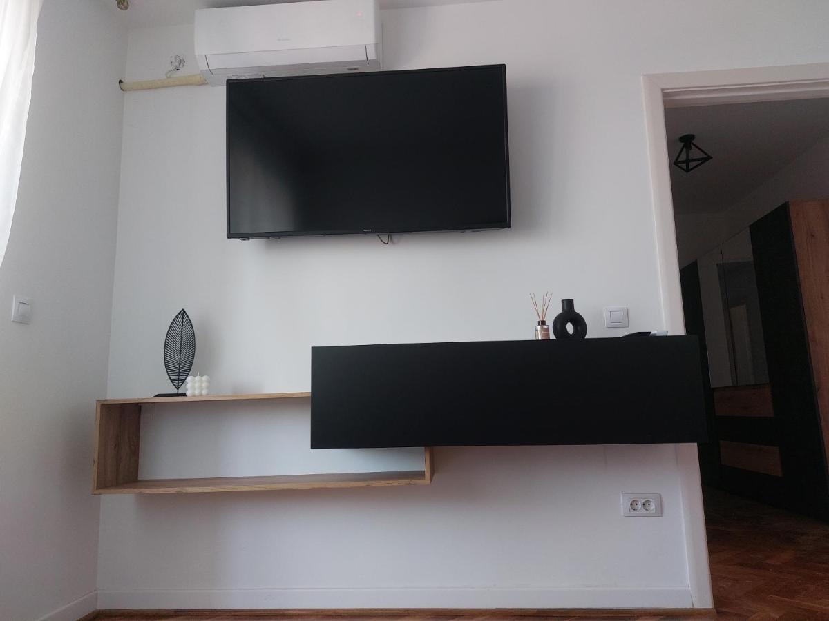 Eli'S Apartments -Ultracentral Near Palas ยาช ภายนอก รูปภาพ