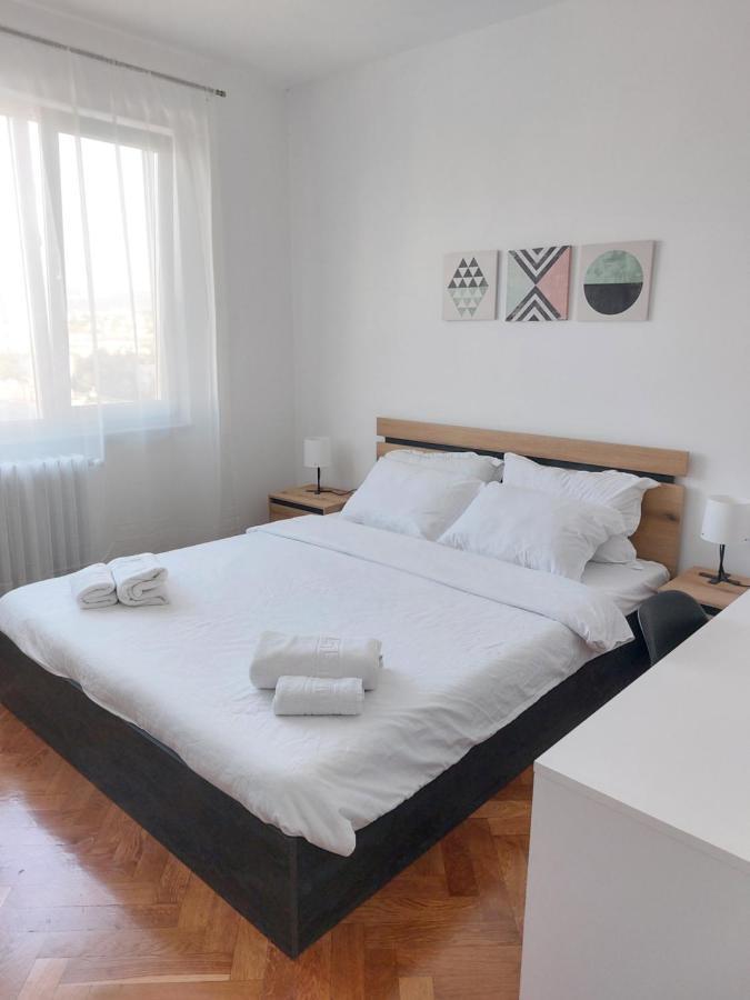 Eli'S Apartments -Ultracentral Near Palas ยาช ภายนอก รูปภาพ